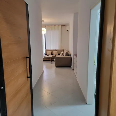 Henri's - 2 Apartment *