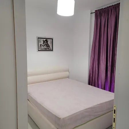 Henri's - 2 Appartamento