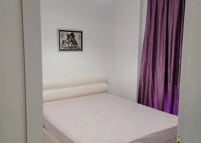 Henri's - 2 Appartamento